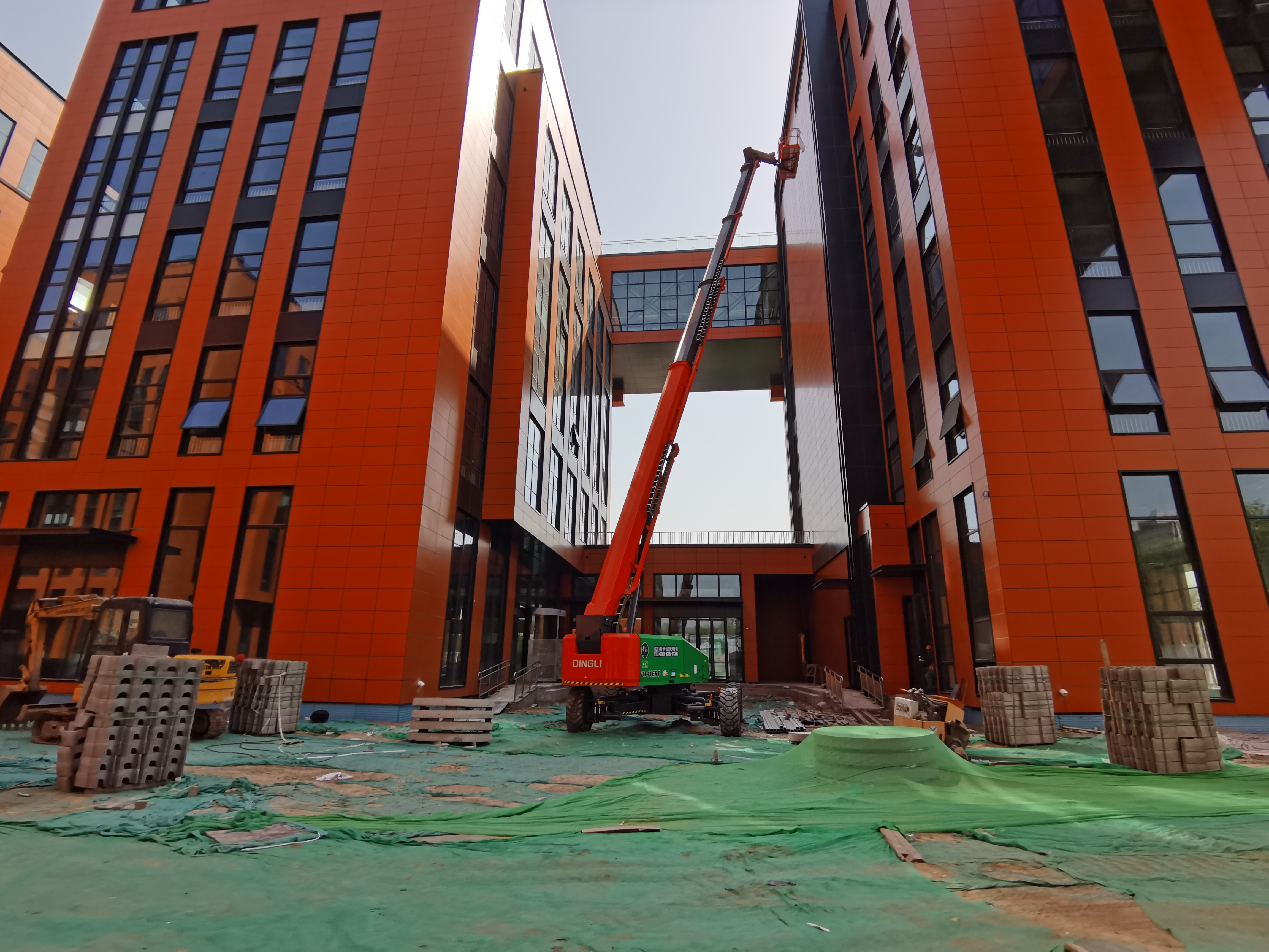 43米電動直臂式升降車